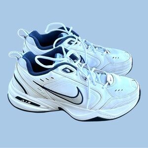 Classic chunky Nike Air Monarch IV “dad shoes” 👟